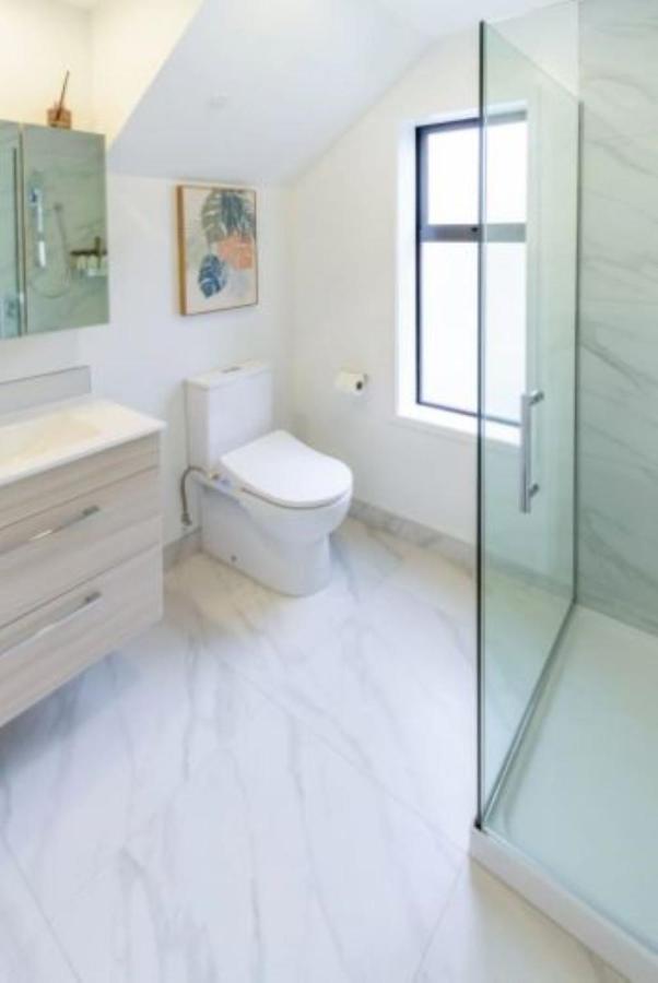 Serenity In The Centre: 2 Bed 2 Bath 크라이스트처치 외부 사진