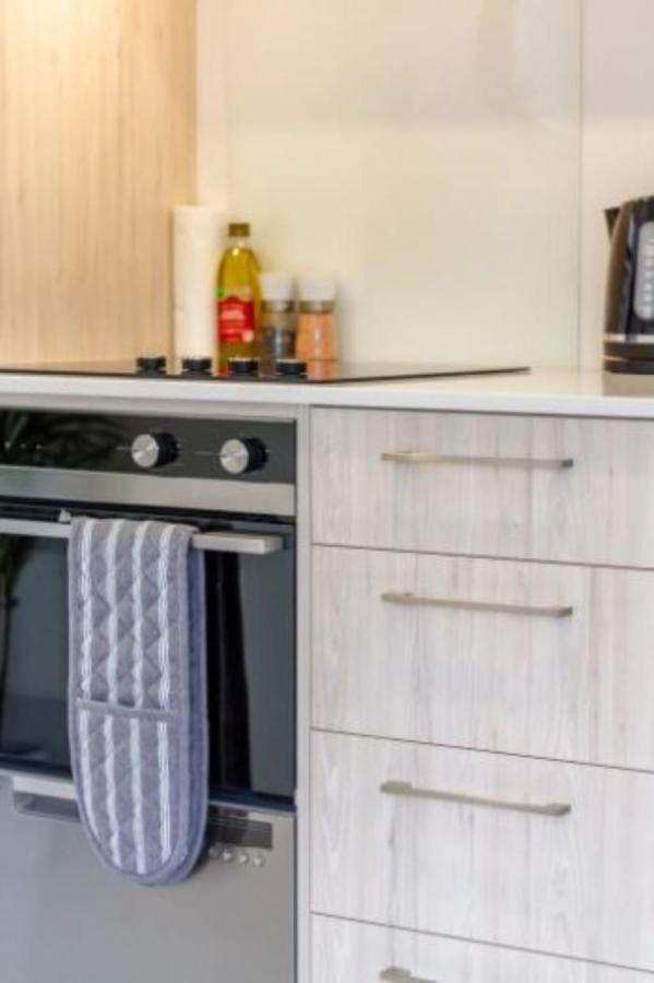 Serenity In The Centre: 2 Bed 2 Bath 크라이스트처치 외부 사진