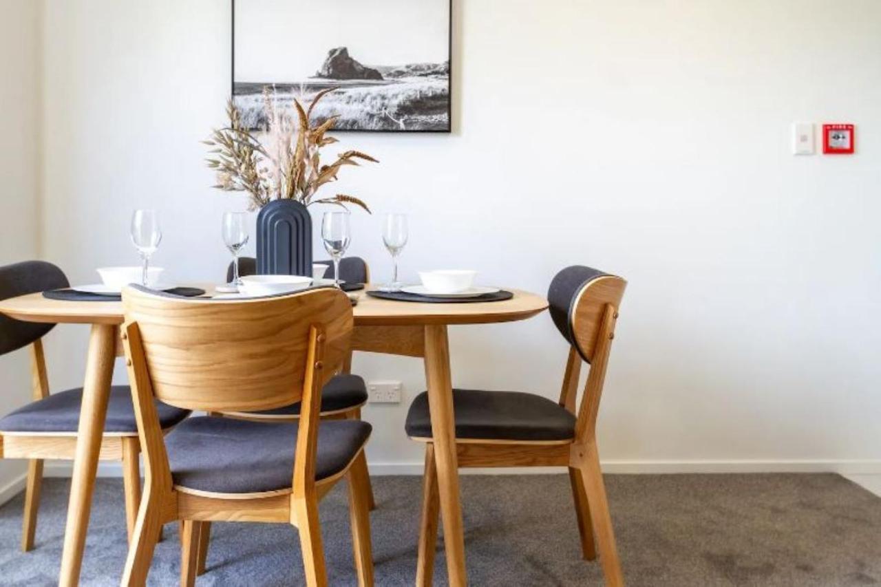 Serenity In The Centre: 2 Bed 2 Bath 크라이스트처치 외부 사진